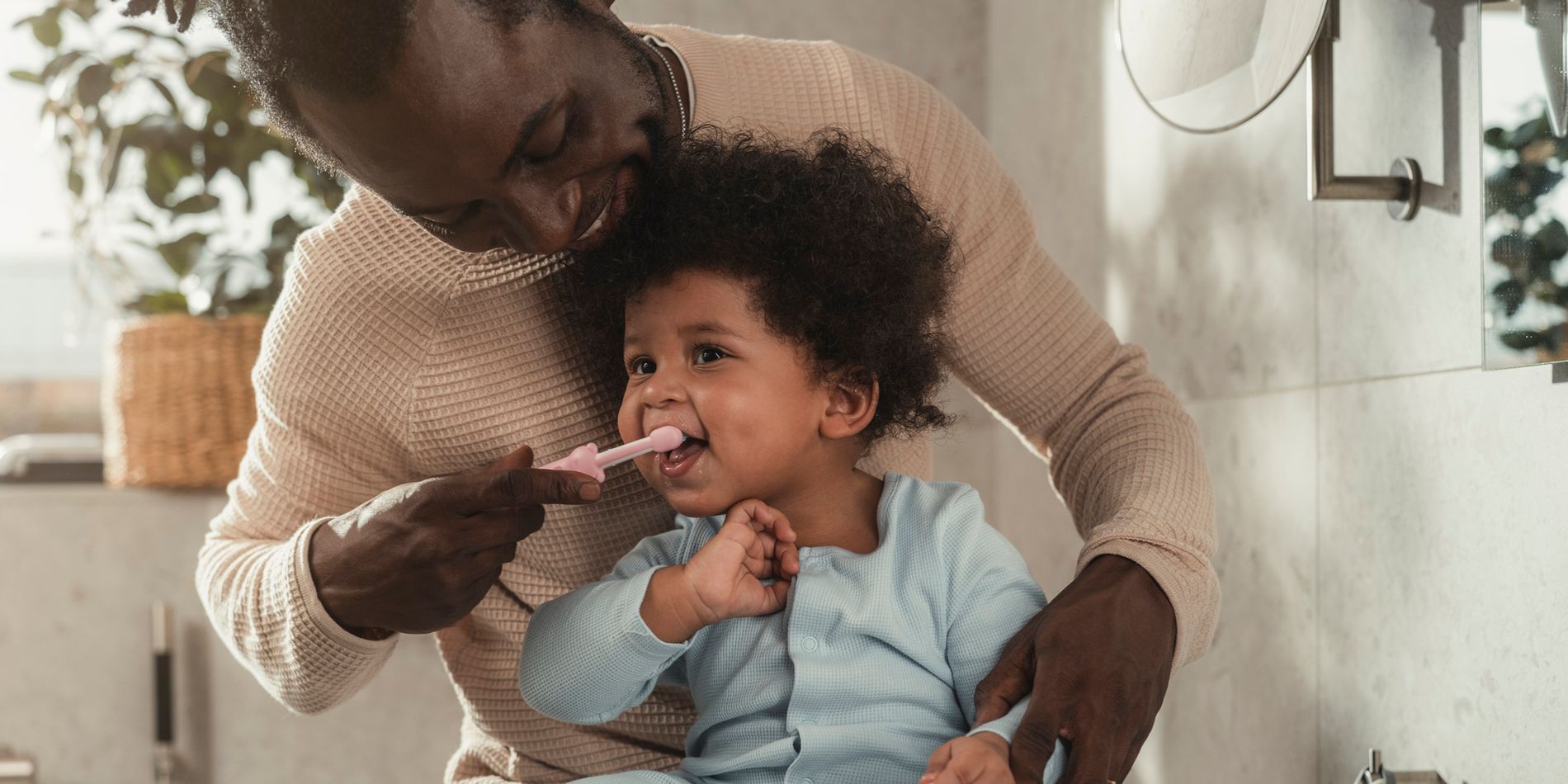 Baby og tenner: tannhygiene for babyen din